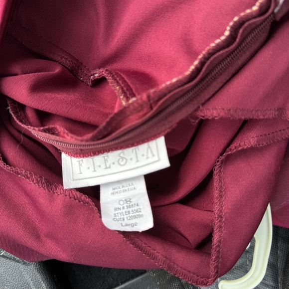 Elegant Burgundy Evening Dress - Picture 4 of 5